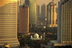 A-mosque-in-middle-of-Jakartas-skyscrappers-jerrycollison-